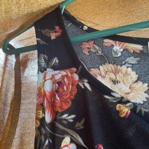 Wallflower midi with light sweater